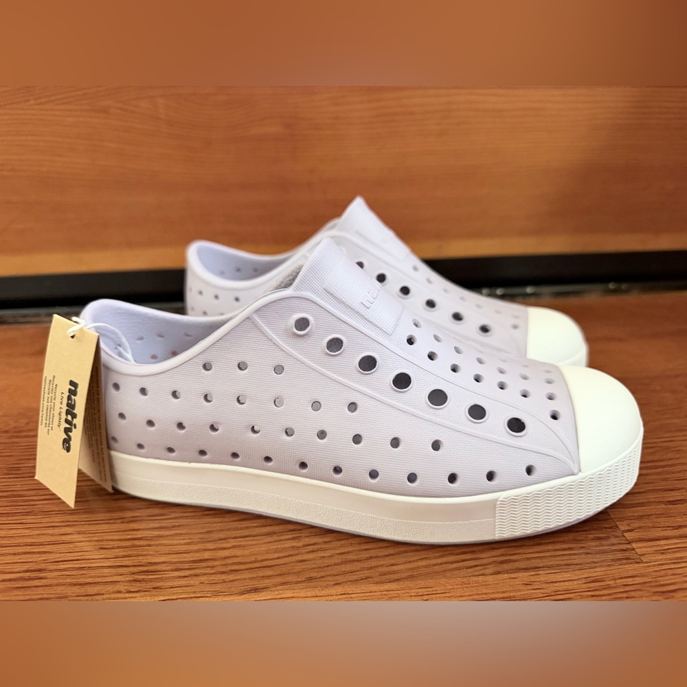 NWT Native Jefferson Shoes - size J2